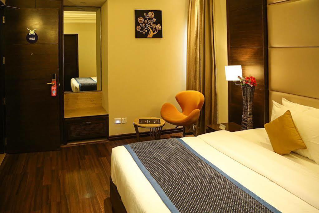 Oyo Premium Panchkula Sector 5 Hotel Екстериор снимка